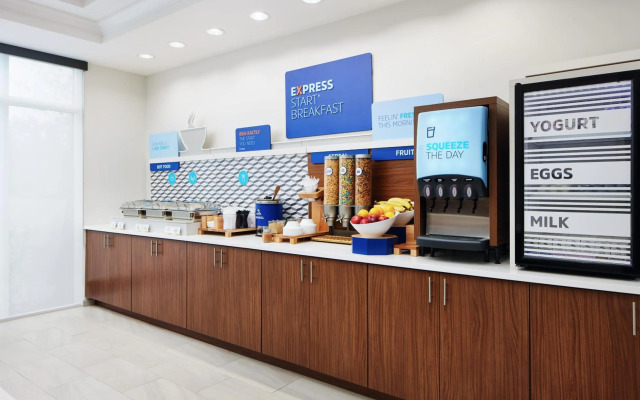 Holiday Inn Express & Suites Port St. Lucie West by IHG