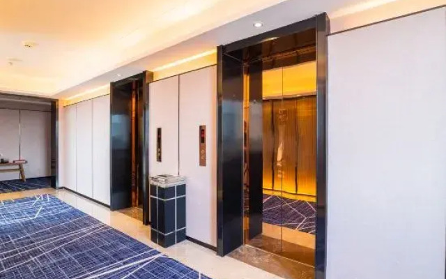 Huashun Hotel