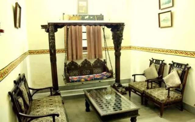 Ishwari Niwas Palace