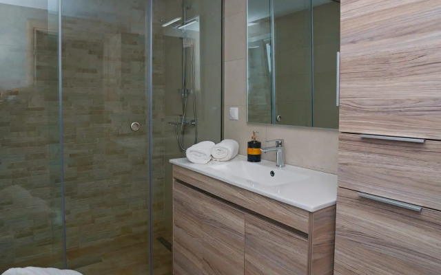 Villa Nikolakis, Kerasia, on the beach