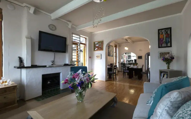 Point B - Sustainable Eco-Friendly Accommodation