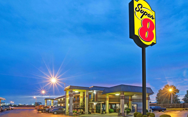 Super 8 Shawnee