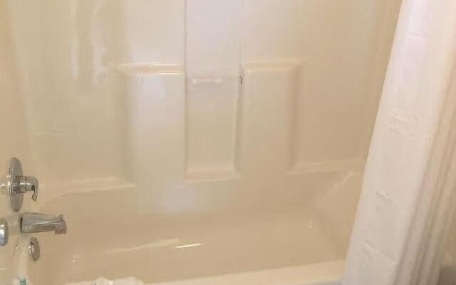 Belmont Inn & Suites