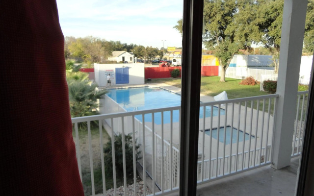 Motel 6 Round Rock, TX
