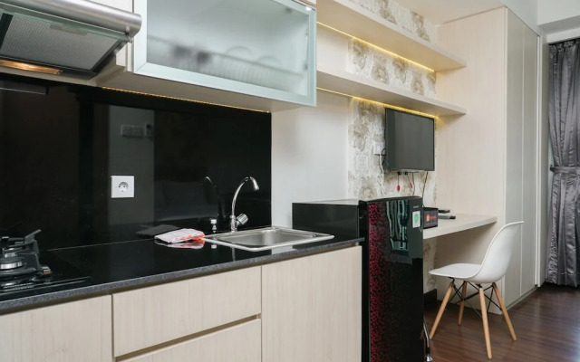 Pool View Studio Apartment at Puri Orchard