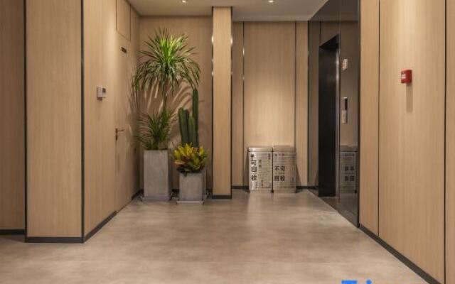 We Light Hotel (Beijing Xinjiekou)