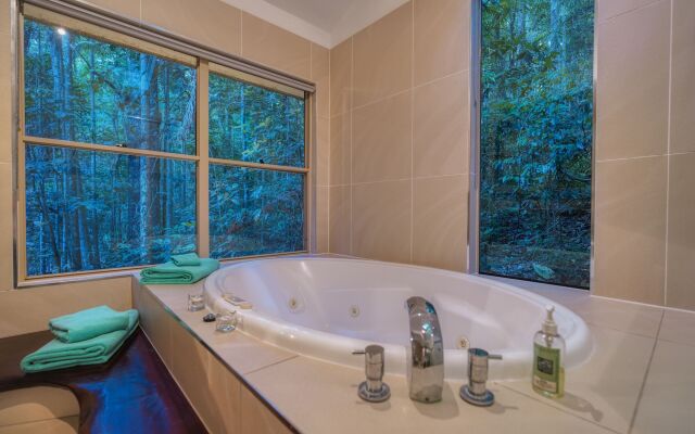 Narrows Escape Rainforest Retreat