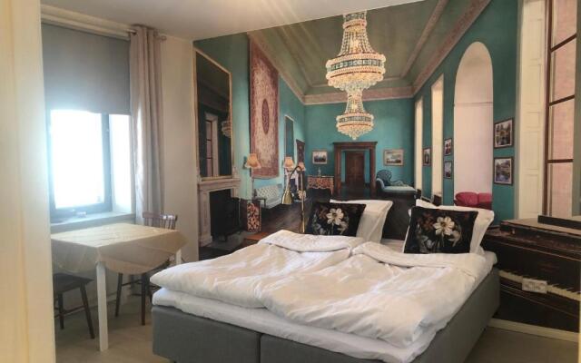 Studio in the center with free private parking