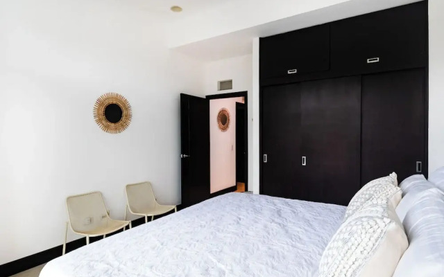 mVillas - Luxury 2Bed 2Bath Condo w Pool