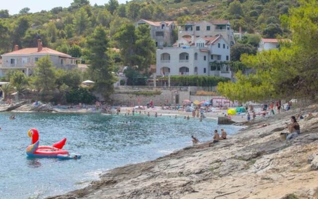 Damir - 80 m From Beach - A1