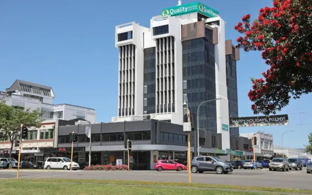 Quality Suites Central Square
