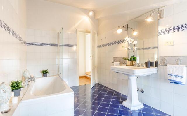 Casa Luca in Lucca With 2 Bedrooms and 2 Bathrooms