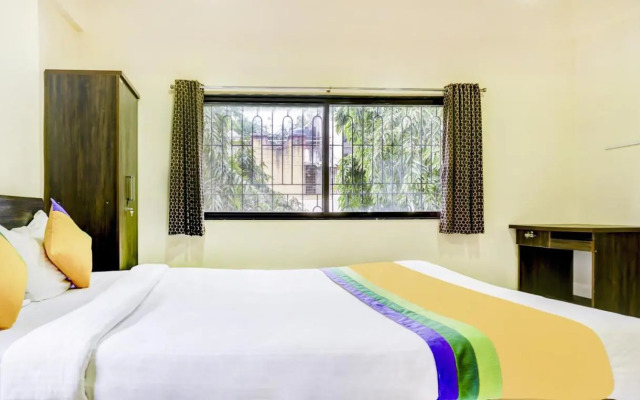 OYO Premium Near Osho Ashram Koregaon Park