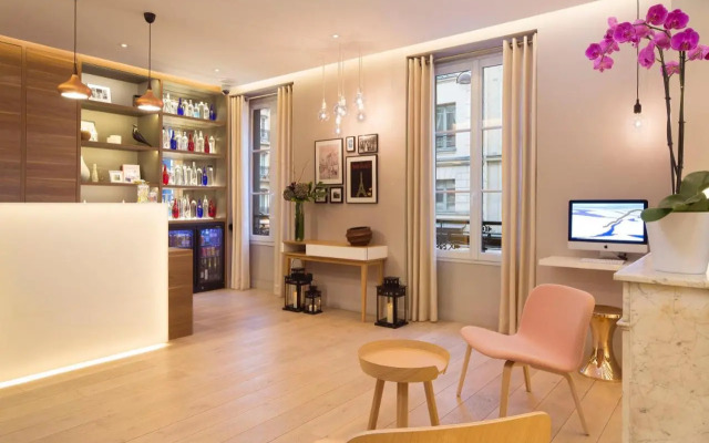 La Serre Hotel