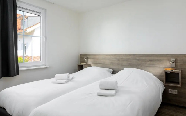 Maasduinen Villa With Sauna & Washer