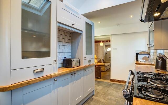 Aelia Cottage, Cirencester