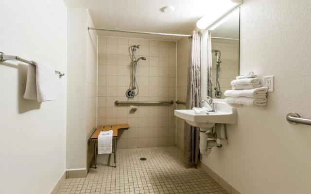 Motel 6 Tempe, AZ – Phoenix Airport – Priest Dr