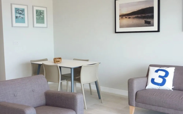 Flat 8 Seascape