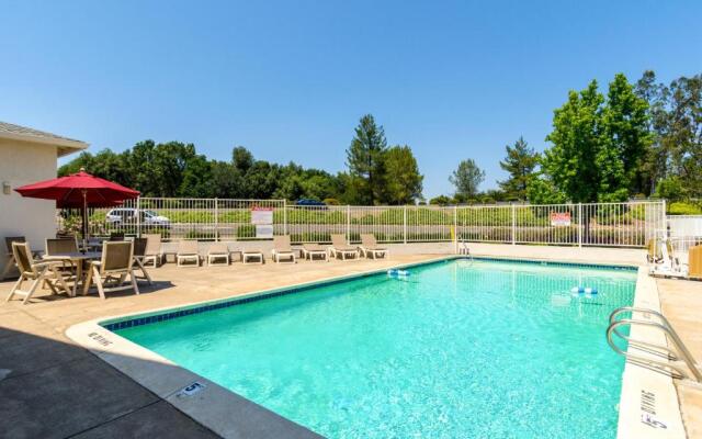 Motel 6 Redding, CA - Central