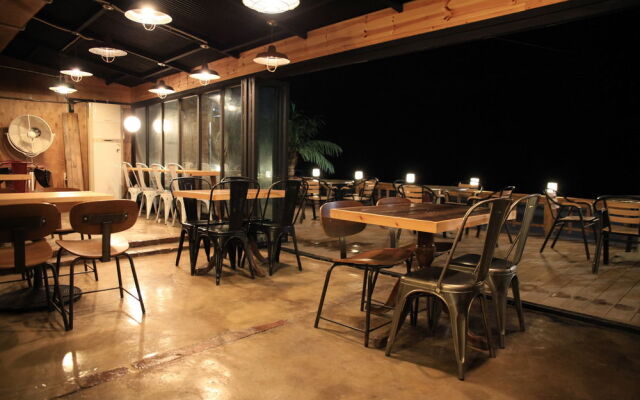 Poipu Surfing School Guesthouse - Hostel