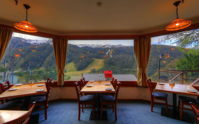 Candlelight Lodge