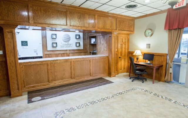 Comfort Inn & Suites Triadelphia - Wheeling