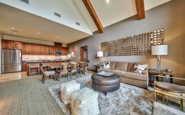 Luxury Three Bedroom  Steps From Heavenly Village Condo by RedAwning