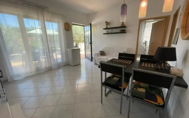 Appealing Apartment With Garden