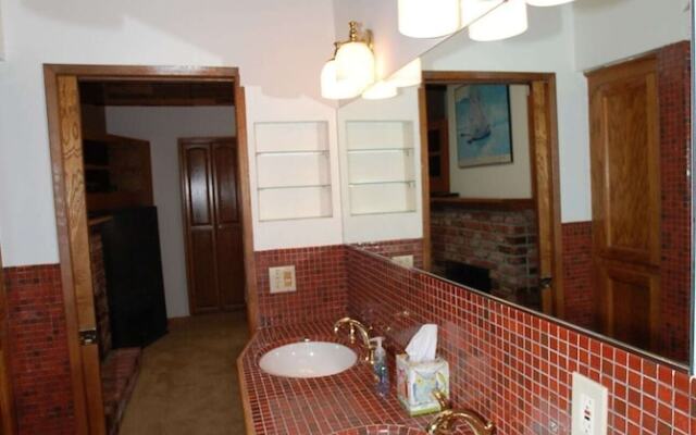 Alvarado Place 68105 by RedAwning