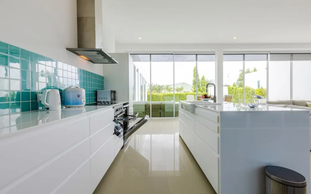 Modern 4 Bedroom Pool Villa PMK-A6