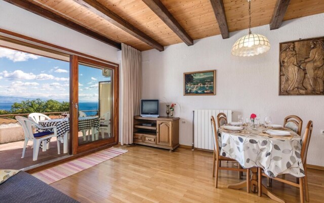 Stunning Home in Lovran With Wifi and 2 Bedrooms