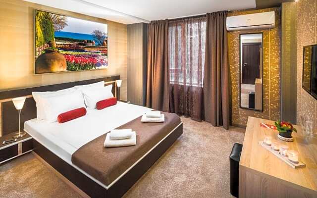 Central Point Boutique Hotel