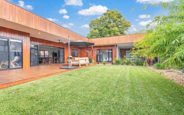 Villa Simone - Tranquil Hideaway in the Heart of Echuca