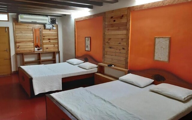 Room in Lodge - Room in Royal Cottage, Anaimalai