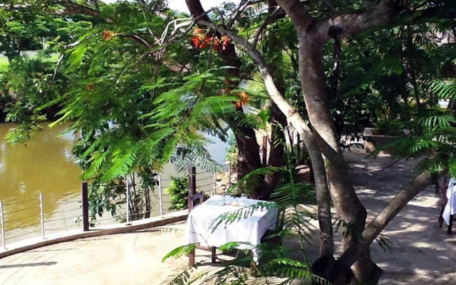 Wellesley Palms Hotel