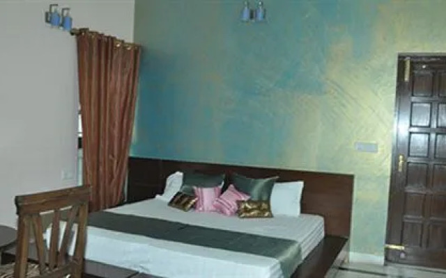 Hotel Queens Pearl