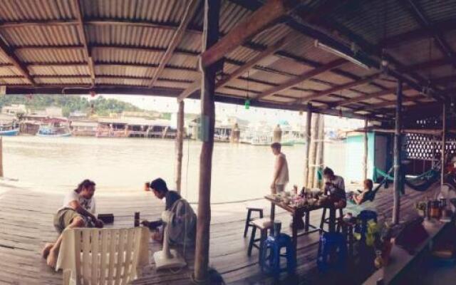 Rub Lom Chom Klong Homestay