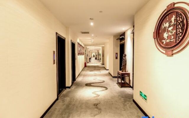 Yufeng Jade Hotel (Jianjiang Avenue Branch, Duyun City)