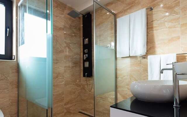 Luxurious Villa in Grizane with Sauna