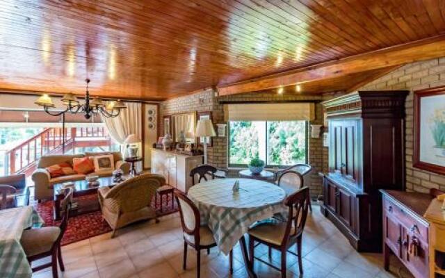 Palm Lodge