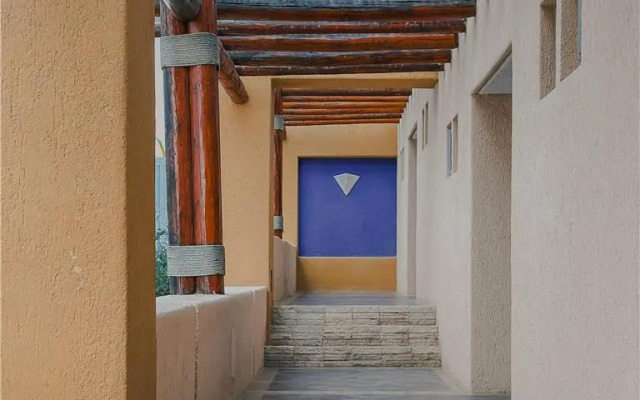 Los Patios Hotel