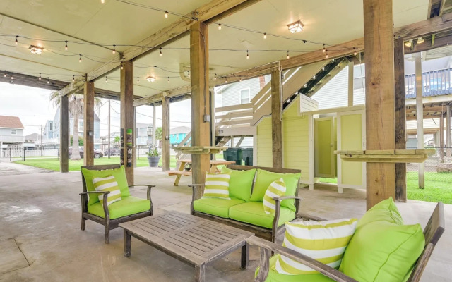 Private Dock & Kayaks: Coastal Gem in Galveston