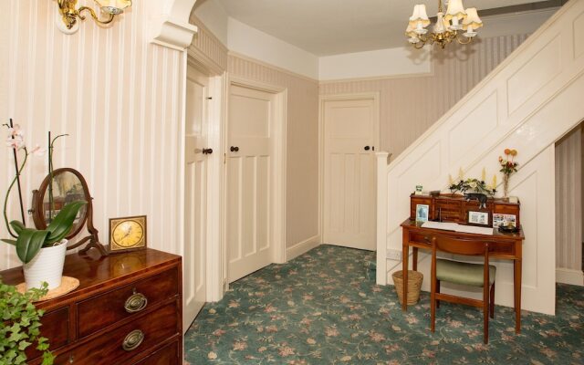 Eypeleaze B & B