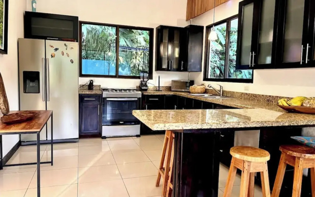 Beautiful private villa w private pool