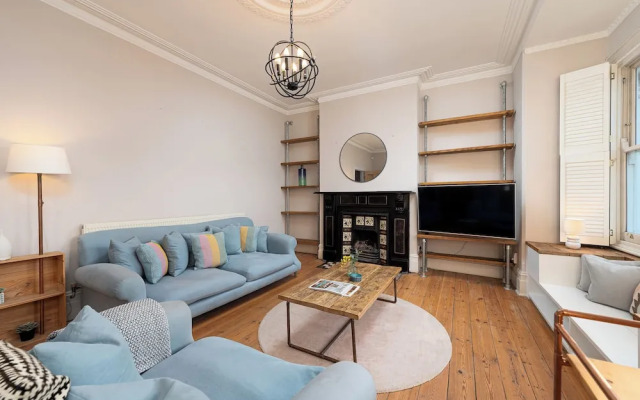 VESTO Three Bedroom Apartment in Clapham