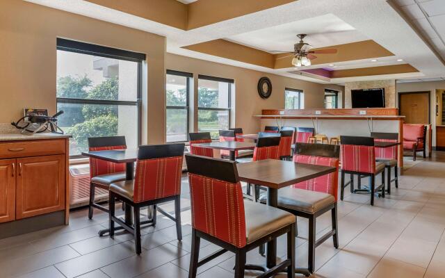 Comfort Inn Wings Stadium
