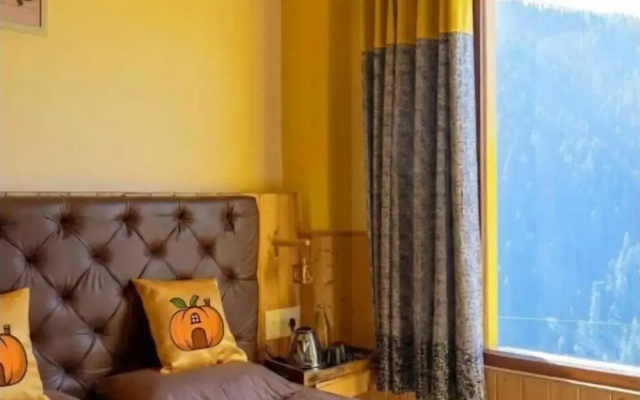 Pumpkin Hostel Shoja