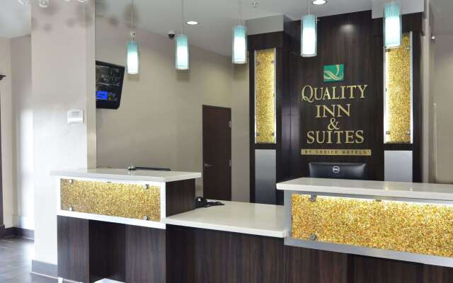 Quality Inn & Suites Kenedy - Karnes City