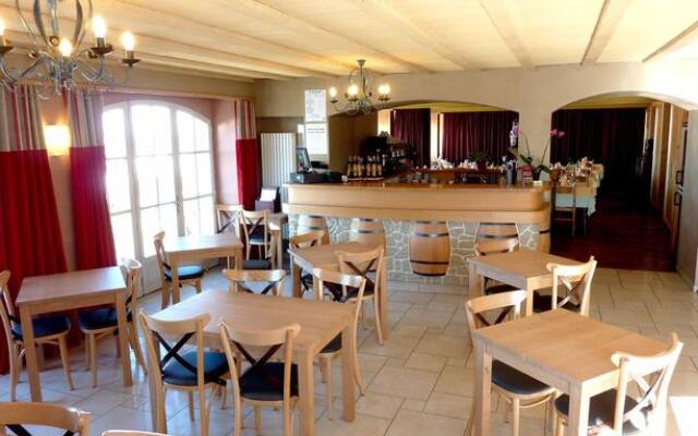 Logis Hôtel Restaurant & Spa Les Remparts