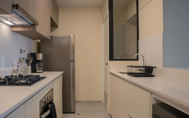 w Modern 2BR w Scenic Balcony Close to Kennedy Park